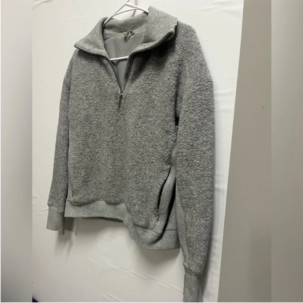 ⭐️❤️Lululemon athletica Gray Half-Zip Pullover - Picture 6 of 13
